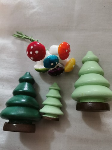 Painted wooden trees - , trees)