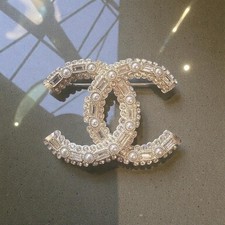 Auth CHANEL Vintage Gold Pearl