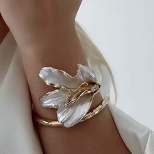Classical Exaggerated Tulip