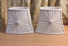 Pleated button bell table
