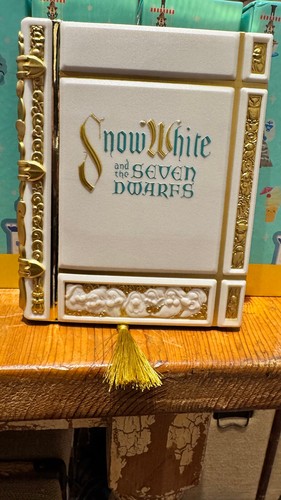 Disney parks snow - disney,