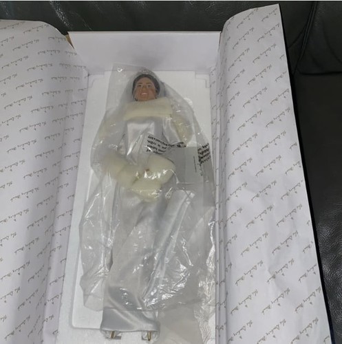 Danbury mint porcelain doll - danbury,