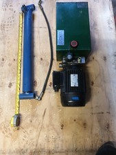 Log Splitter/pump. 9L.  0.75kw. 3 phase + Single Acting Cylinder & Hose  Lot. 