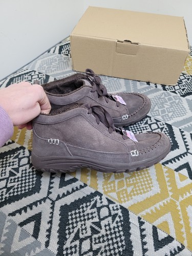 Bnib skechers relaxed fit - skechers,