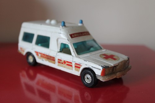 Corgi toys mercedes benz - corgi, 6”