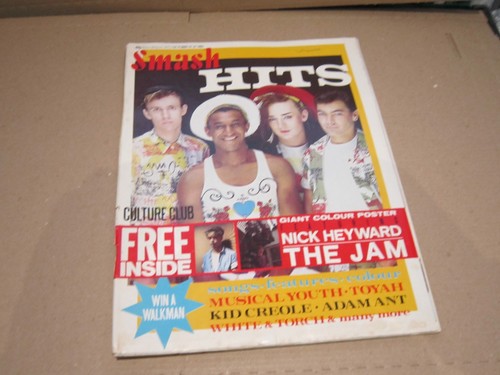 Smash hits magazine october - smash,