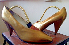 90s Gold ALL Leather Shoes by