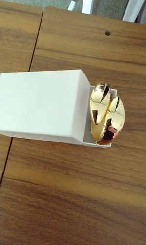 Gold colour bangle - brand, i