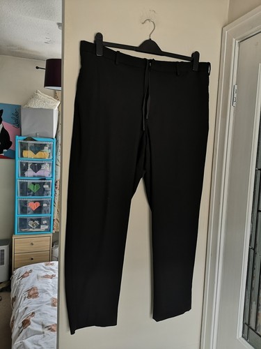 Uniqlo size waist - 39-42",