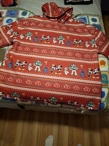 Disney characters snuggle - characters,