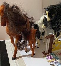 5 Horse Toys, 1 Jump &