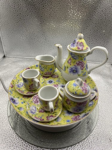 Miniature tea set tray - on,