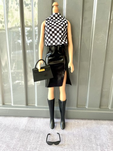 Barbie doll 4pc clothing - barbie,