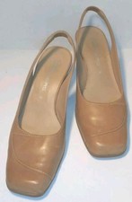 CLARKS SPRINGERS SIZE 5.5 LIGHT TAN LEATHER SLINGBACKS.    B11510302580A