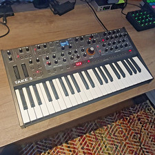 Sequential Take 5 Polyphonic Analogue Synthesizer - Mint condition