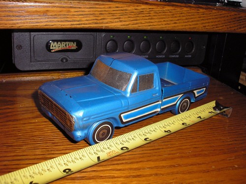 Vintage plastic rare long - 7",