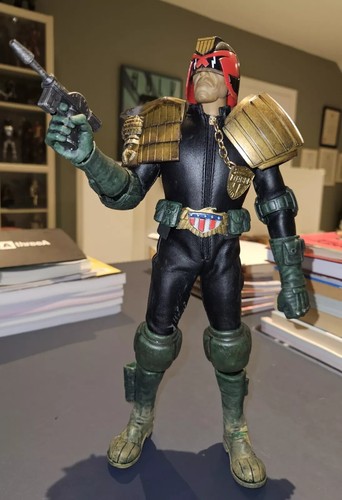 2000ad judge dredd threea - judge,