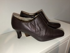 Shoe Tailor Brown Heels Size