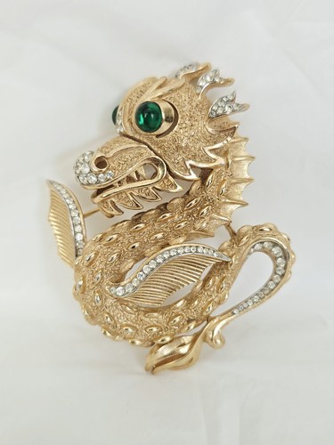Rare trifari dragon brooch - rare,