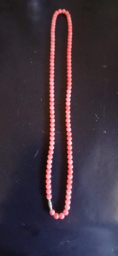 Vintage coral bead necklace - vintage,