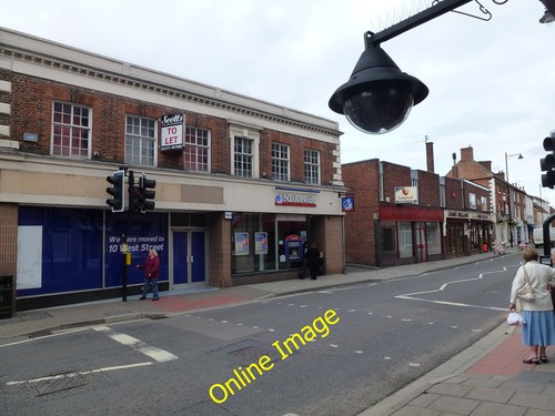 Photo 12x8 empty shops - empty,