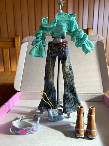 Bratz vintage fashion doll - bratz,