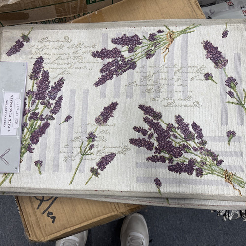 Set tapestry place mats - 4,
