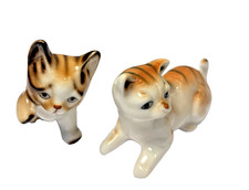 Small cat figurines x2 bone