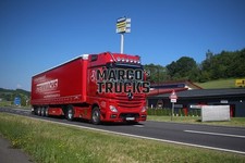 Truck Photo Mercedes-Benz