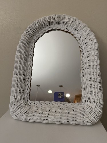 Vintage white wicker - white,