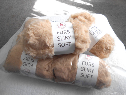 Beige fluffy faux fur - fur, 6