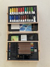 WHS Large Watercolour Art Set In Wooden Box