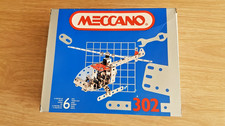 MECCANO RESCUE HELICOPTER. SET 302. IN GOOD CONDITION. 155 PIECES. 6 YEARS &UP
