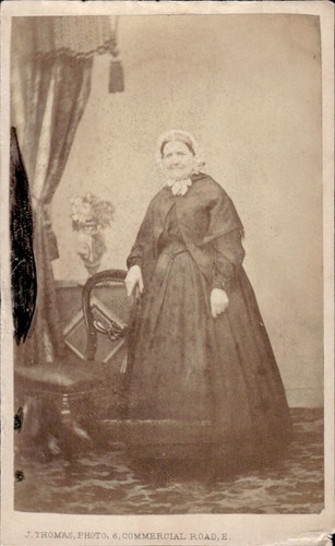 Older woman chair thomas - older,