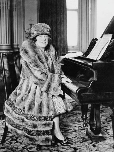 English music hall singer