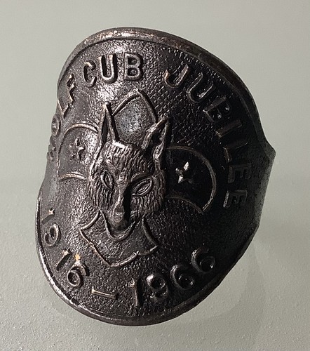 Wolf cub scouts - wolf, vintage