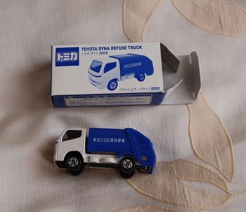 Tomica toyota dyna refuse - tomica,