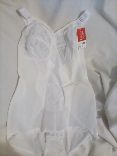 Bnwt 42d triumph - bnwt,