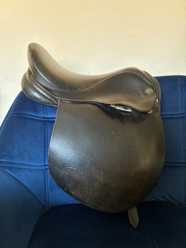 Wide show saddle - wide,