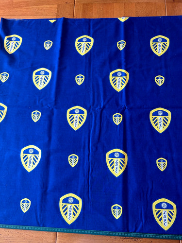 Leeds united crest - leeds,