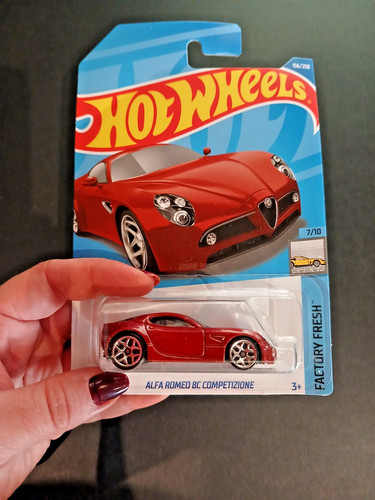Hot wheels alfa romeo - hot,