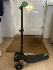 QPlay Future Roller - Boy and girl - Black with green - LED Lighting