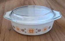 Vintage Pyrex 1.5 Quart Town