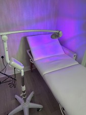 Hollywood Teeth Whitening Laser. Including couch, teeth whitening gels & extras