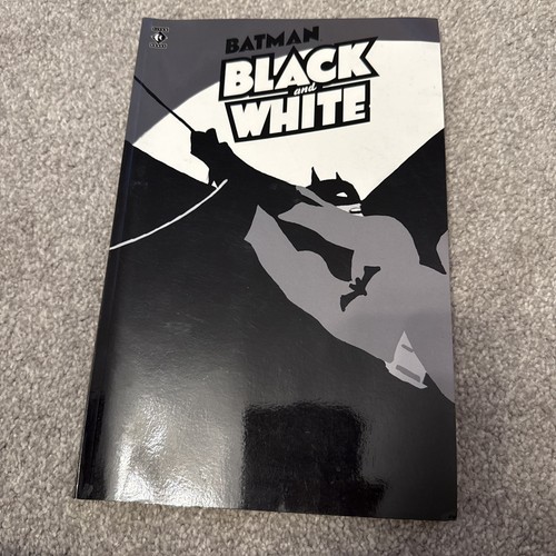 Batman black and white - black,