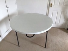 CIRCULAR FOLDING TABLE