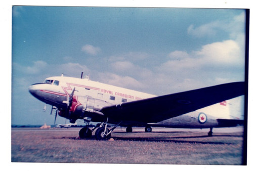 Douglas skytrain royal - c-47,