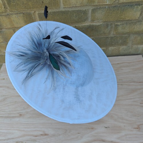 White grey feather wide brim - white,