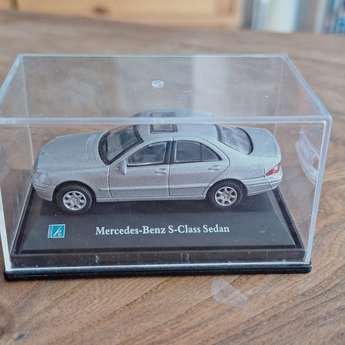Cararama mercedes benz - 1, 72