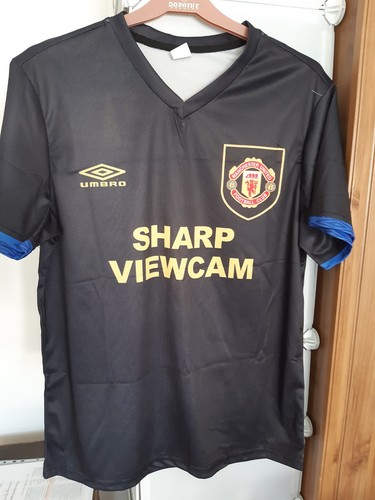 Football shirts man - football, united